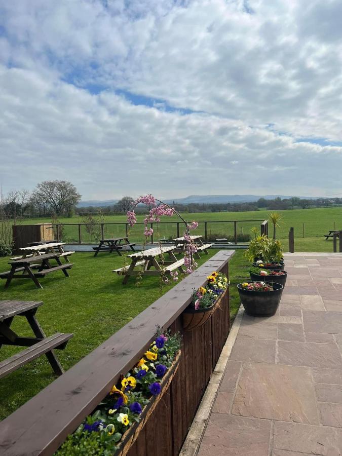 The Hinds Head Hotel Chorley Kültér fotó